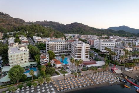 GOLDEN ROCK BEACH HOTEL