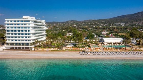 Isla Brown Corinthia