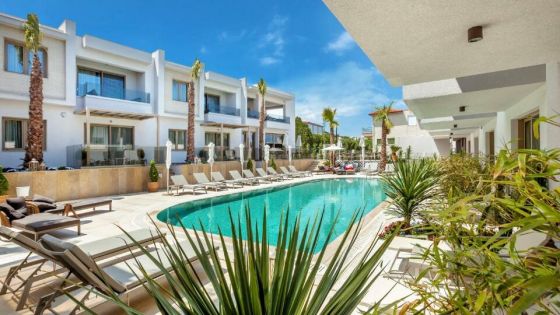 Pefki Deluxe Residences