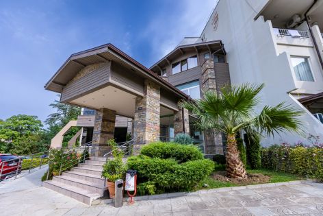 СПА уикенд в Сандански, с посещение на Солун, Рилски манастир, античния град Хераклея Синтика и Рупите